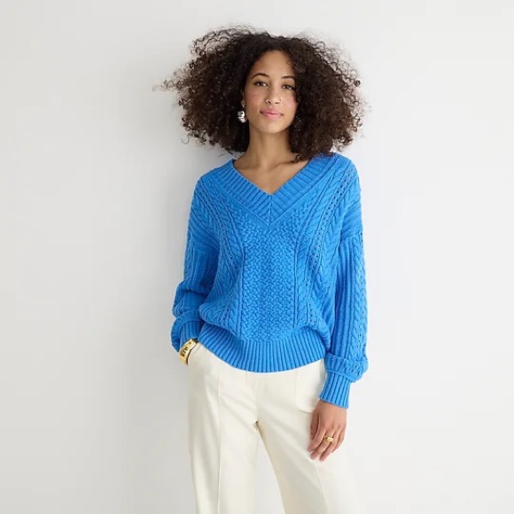Cotton cable-knit V-neck pullover